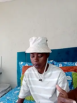 Snapshot of SweetSlenderChoc chatting on May 2026 01:29:01 PM SweetSlenderChoc online show from May 2026 01:29:01 PM