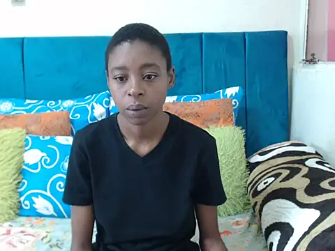 Snapshot of SweetSlenderChoc chatting on May 2026 10:02:02 AM SweetSlenderChoc online show from May 2026 10:02:02 AM