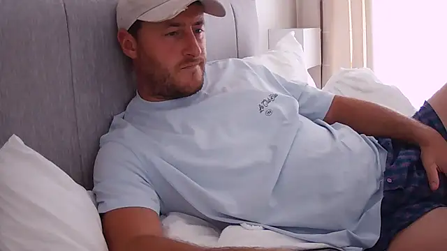 Snapshot of Londonlad818 chatting on September 2025 04:17:01 PM Londonlad818 online show from September 2025 04:17:01 PM