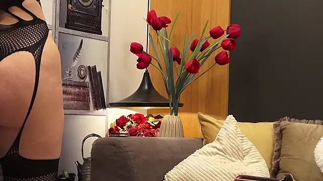 Mia Swano online show from February 2026 10:35:01 PM