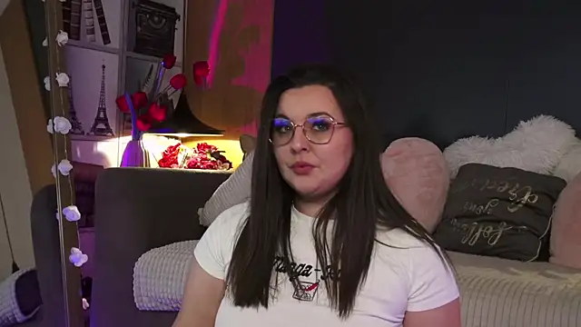 Mia Swano online show from March 2026 12:33:01 AM