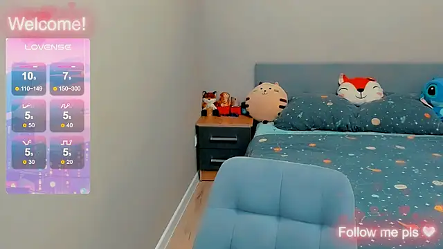 Kitten Alissa online show from November 2025 07:01:02 PM