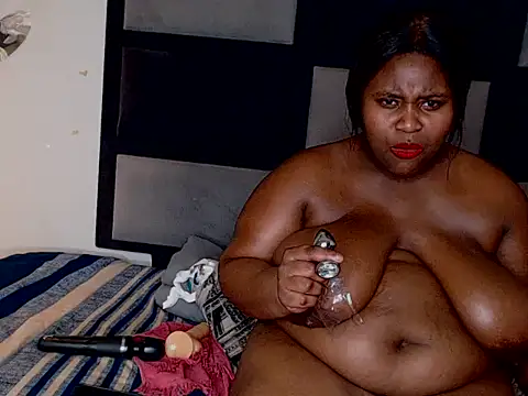 Snapshot of Freaky-boobs chatting on September 2025 02:46:02 AM Freaky-boobs online show from September 2025 02:46:02 AM