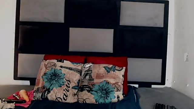 Freaky-boobs online show from November 2025 01:15:01 AM