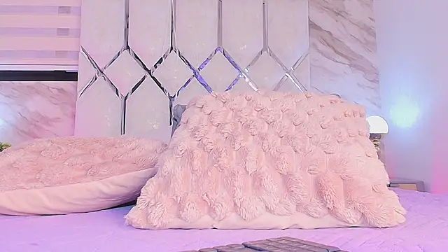 collet 1 online show from December 2025 11:52:01 AM