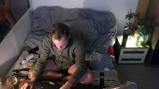 EdelHolz91 online show from November 2025 03:14:02 PM