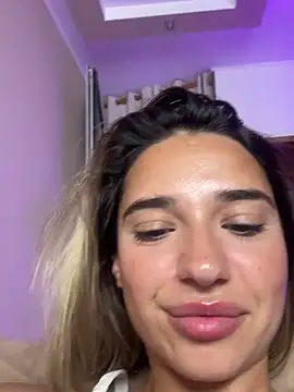 Snapshot of ItalianGirl chatting on September 2025 08:43:01 PM ItalianGirl online show from September 2025 08:43:01 PM