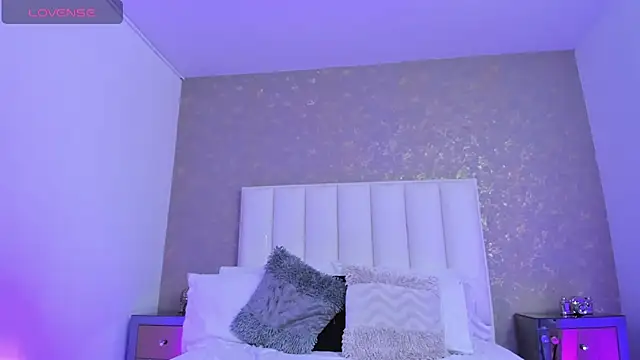 KaylieBrooks online show from December 2025 04:03:02 PM