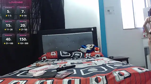 Snapshot of Luisa_Paul chatting on October 2025 10:10:01 PM Luisa Paul online show from October 2025 10:10:01 PM