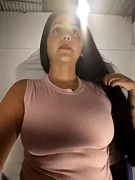 Snapshot of karly_hot_ chatting on April 2026 11:07:02 PM karly hot online show from April 2026 11:07:02 PM