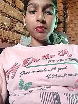 Snapshot of Yatiksha_Beby chatting on October 2025 06:00:01 AM Yatiksha Beby online show from October 2025 06:00:01 AM