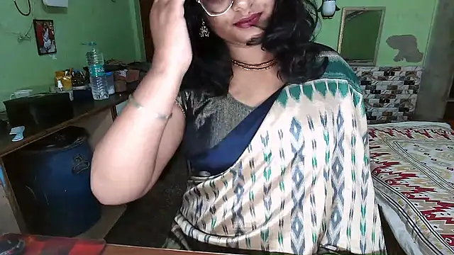 Snapshot of DearKimmi chatting on February 2026 05:33:01 PM DearKimmi online show from February 2026 05:33:01 PM