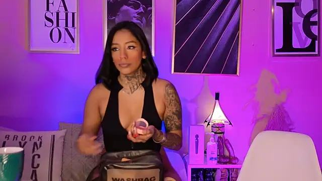 Snapshot of biancaleblanc chatting on June 2026 12:37:01 PM biancaleblanc online show from June 2026 12:37:01 PM