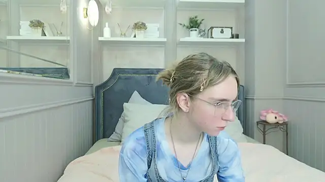 Beverly Gomes online show from September 2025 05:40:02 AM