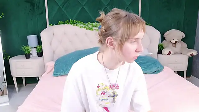 Beverly Gomes online show from October 2025 05:27:02 AM