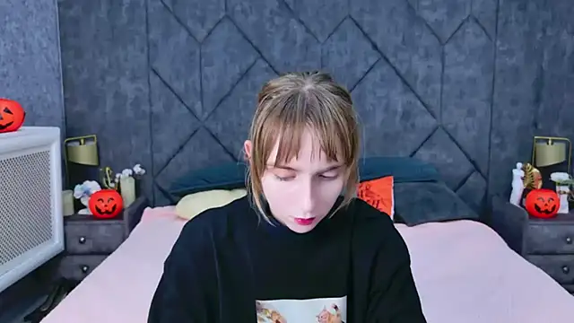 Beverly Gomes online show from October 2025 05:46:01 AM