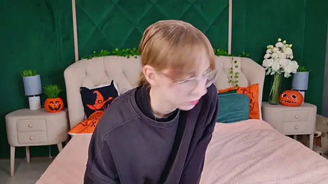 Beverly Gomes online show from October 2025 06:39:02 AM