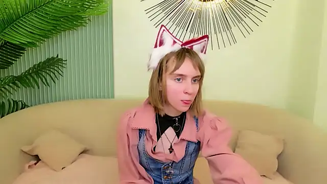 Beverly Gomes online show from February 2026 08:19:02 PM