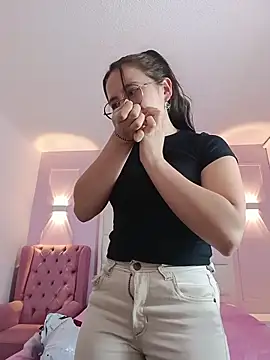 Bella Sumers online show from April 2026 07:04:02 PM