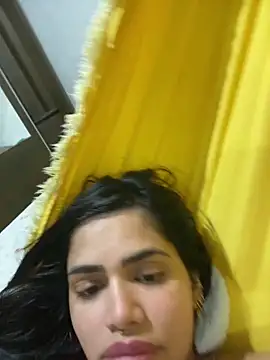 Snapshot of danilyns chatting on October 2025 11:40:02 PM danilyns online show from October 2025 11:40:02 PM