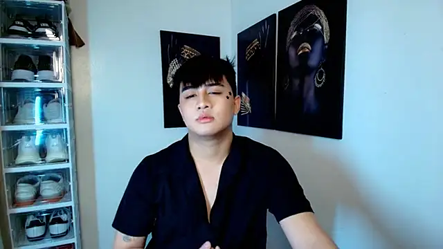 KentAivan online show from September 2025 11:32:02 PM