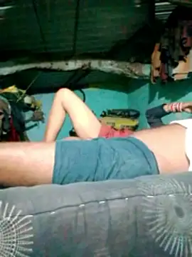 Snapshot of CUTE-004 chatting on April 2026 05:43:02 PM CUTE-004 online show from April 2026 05:43:02 PM