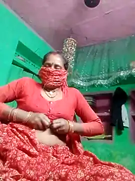 Snapshot of CUTE-004 chatting on April 2026 04:04:01 PM CUTE-004 online show from April 2026 04:04:01 PM