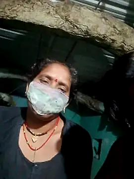 Snapshot of CUTE-004 chatting on April 2026 05:03:02 PM CUTE-004 online show from April 2026 05:03:02 PM