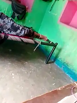 Snapshot of CUTE-004 chatting on April 2026 05:30:01 AM CUTE-004 online show from April 2026 05:30:01 AM