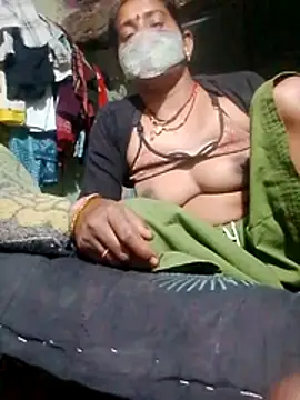 Snapshot of CUTE-004 chatting on April 2026 05:14:02 PM CUTE-004 online show from April 2026 05:14:02 PM