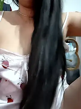 Yui-Linh online show from October 2025 07:32:01 AM