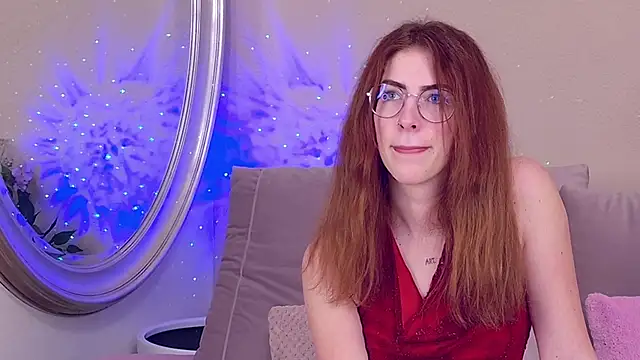 CaitlinMoon online show from December 2025 04:10:02 AM