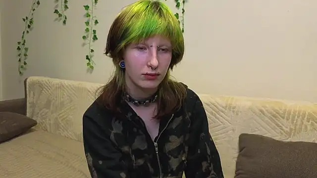 Snapshot of KandraCruser chatting on September 2025 07:13:01 PM KandraCruser online show from September 2025 07:13:01 PM