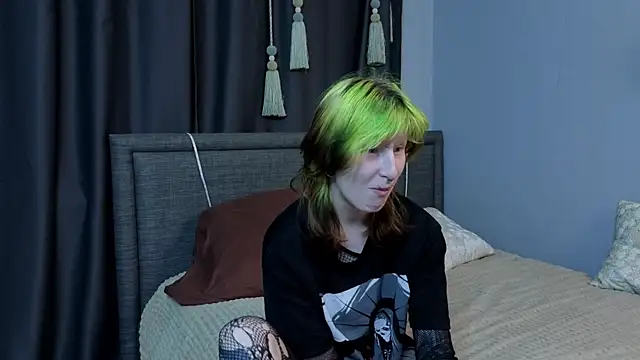 Snapshot of KandraCruser chatting on September 2025 08:13:01 PM KandraCruser online show from September 2025 08:13:01 PM