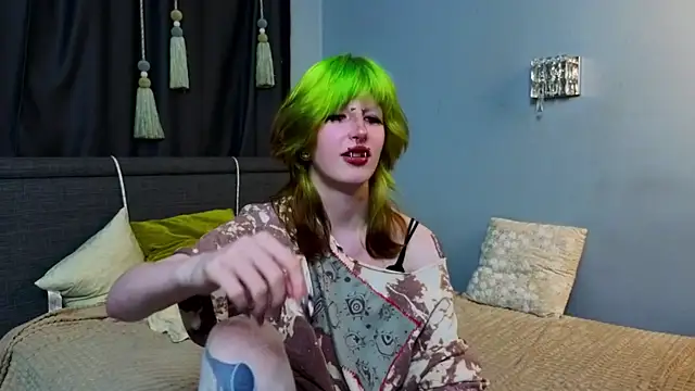 Snapshot of KandraCruser chatting on October 2025 08:19:01 PM KandraCruser online show from October 2025 08:19:01 PM