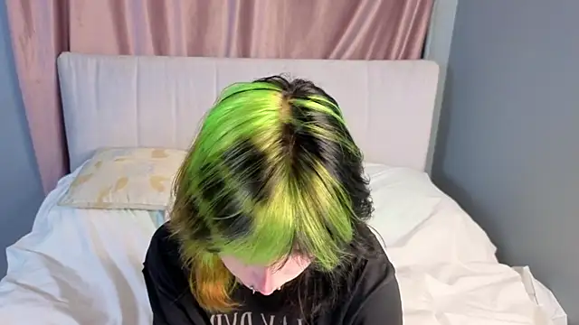 Snapshot of KandraCruser chatting on October 2025 08:11:02 PM KandraCruser online show from October 2025 08:11:02 PM