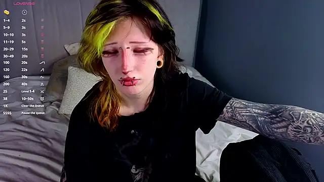 Snapshot of KandraCruser chatting on November 2025 08:07:02 PM KandraCruser online show from November 2025 08:07:02 PM