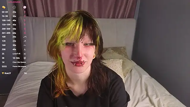 Snapshot of KandraCruser chatting on November 2025 08:08:01 PM KandraCruser online show from November 2025 08:08:01 PM