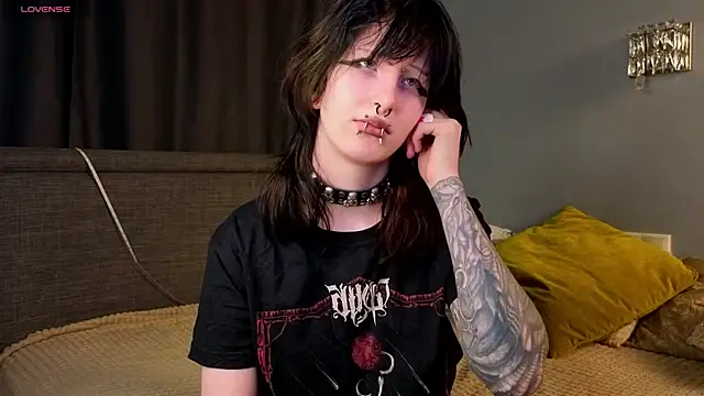 Snapshot of KandraCruser chatting on December 2025 08:04:02 PM KandraCruser online show from December 2025 08:04:02 PM