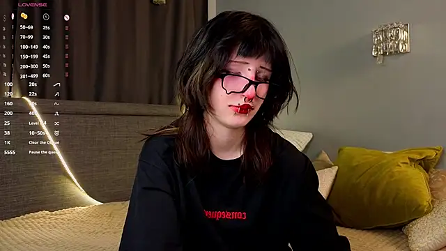 Snapshot of KandraCruser chatting on December 2025 08:05:01 PM KandraCruser online show from December 2025 08:05:01 PM