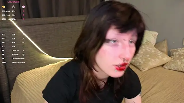 Snapshot of KandraCruser chatting on December 2025 08:35:01 PM KandraCruser online show from December 2025 08:35:01 PM