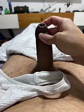 andres52720 online show from February 2026 07:29:01 AM