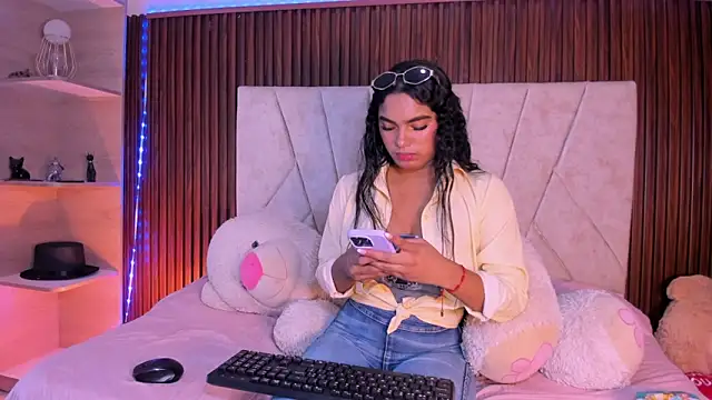 Snapshot of Catalleya_flower chatting on June 2026 08:19:02 PM Catalleya flower online show from June 2026 08:19:02 PM