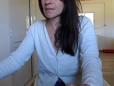 Snapshot of Missforever chatting on November 2025 04:24:01 PM Missforever online show from November 2025 04:24:01 PM