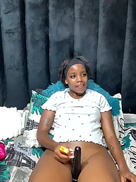Snapshot of Littlebunny33 chatting on June 2026 02:53:01 AM Littlebunny33 online show from June 2026 02:53:01 AM