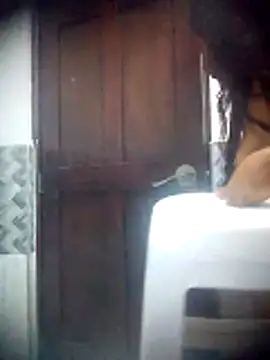 Snapshot of EAAM1@xh chatting on December 2025 11:10:01 PM EAAM1xh online show from December 2025 11:10:01 PM