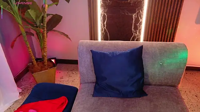 Snapshot of La_Diabla_111_ chatting on January 2026 08:12:01 PM La Diabla 111 online show from January 2026 08:12:01 PM