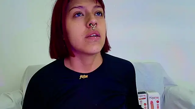 Snapshot of Dulce_Bella_ chatting on October 2025 12:13:02 PM Dulce Bella online show from October 2025 12:13:02 PM