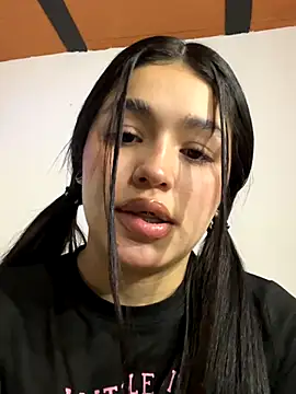 AvaScott  online show from November 2025 05:12:01 PM