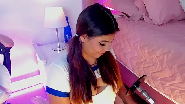 Snapshot of AliceThundeer chatting on October 2025 04:08:02 AM AliceThundeer online show from October 2025 04:08:02 AM